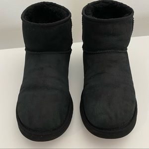 UGG Australia Classic Mini Black Suede Ankle Boots 8